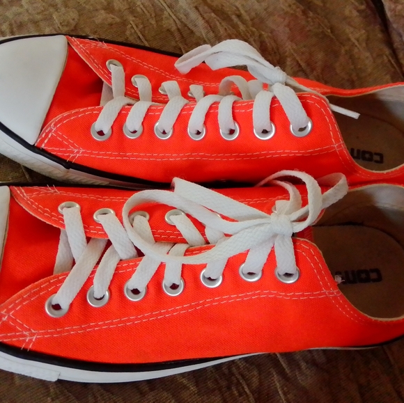 converse orange neon